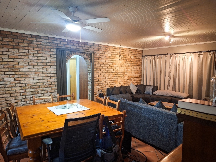 4 Bedroom Property for Sale in Kannoniers Park North West